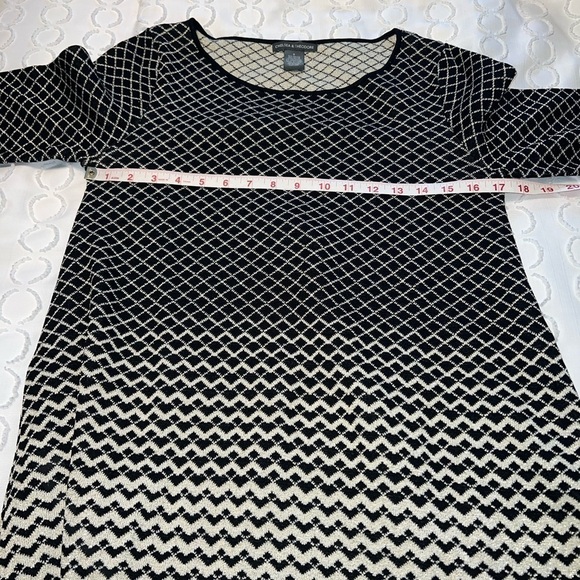 Chelsea and Theodore Women’s sweater small - Picture 9 of 10